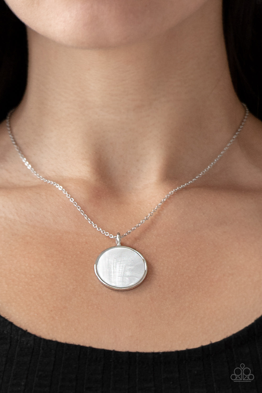 Paparazzi Accessories ✽ Shimmering Seashores - White Necklace✽Flat Rate Ship $4.50✽