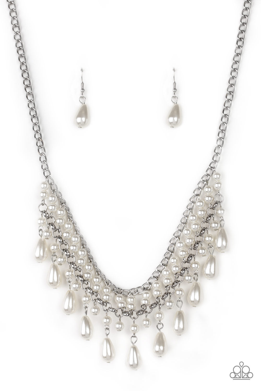 brought✽to✽you✽by✽blingflingbykat✽the-guest-list-white-necklace✽paparazzi-accessories