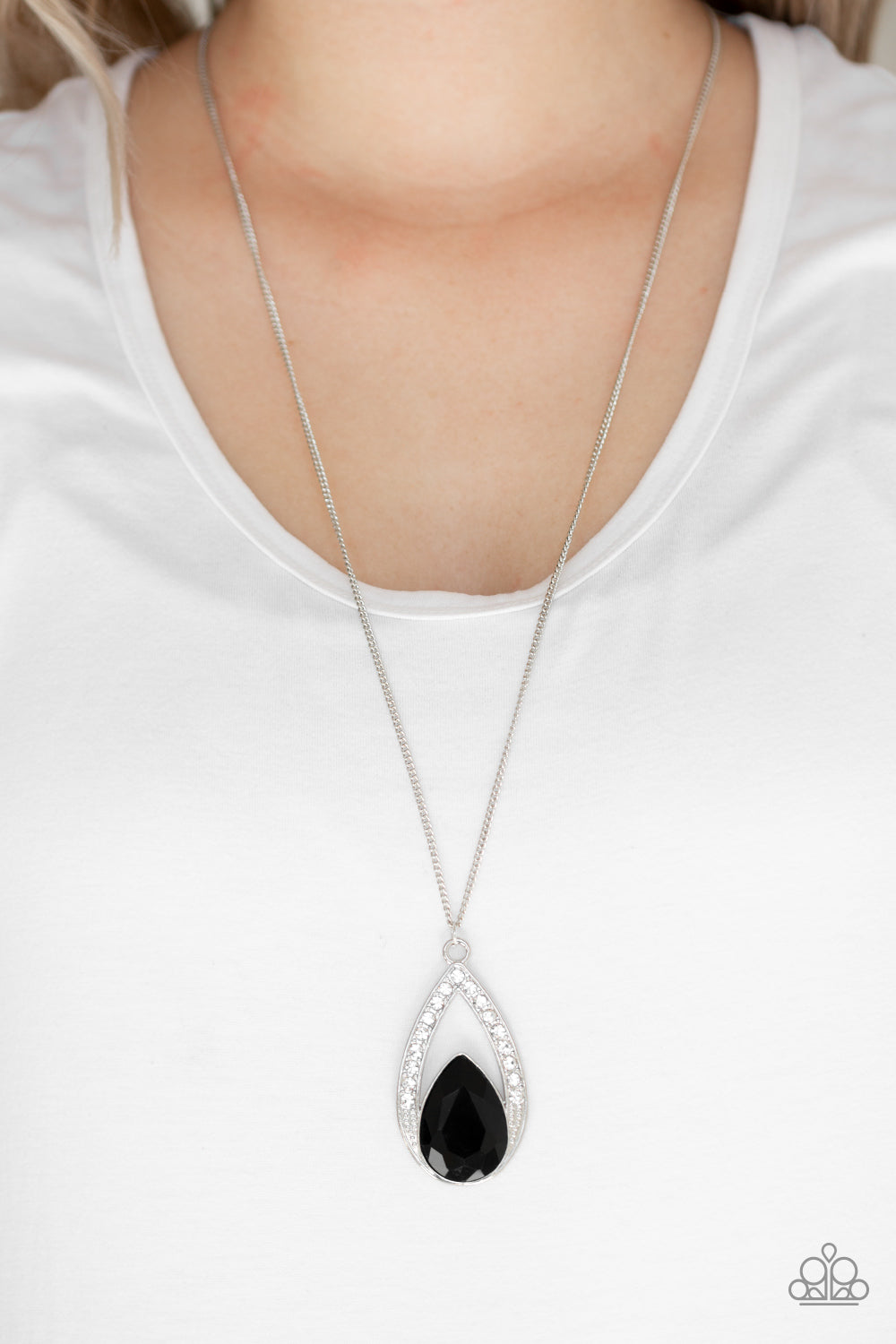 Paparazzi Accessories ✽ Notorious Noble - Black Necklace✽Flat Rate Ship $4.50✽