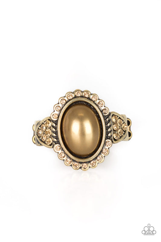 brought✽to✽you✽by✽blingflingbykat✽pearl-party-brass-ring✽paparazzi-accessories