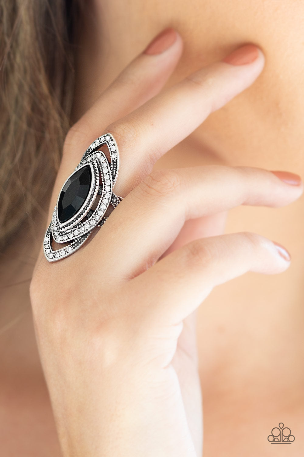 Paparazzi Accessories ✽ Hot Off The EMPRESS - Black Ring✽Flat Rate Ship $4.50✽