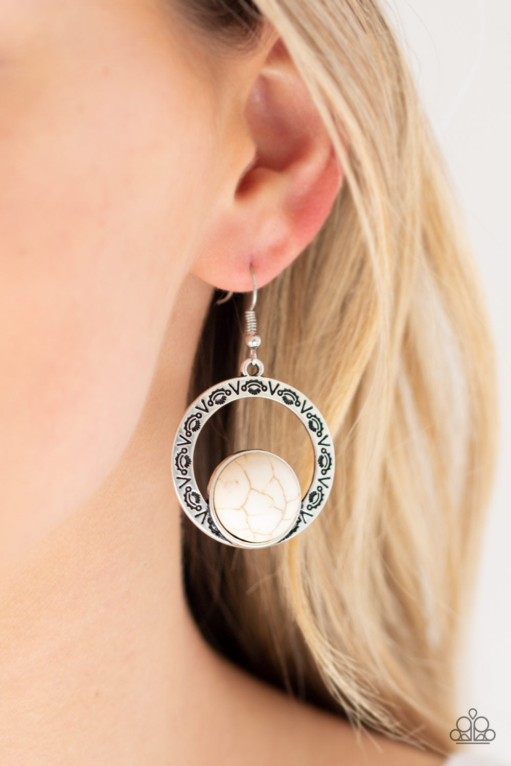Paparazzi Accessories ✽ Mesa Mood - White Earrings✽Flat Rate Ship $4.50✽