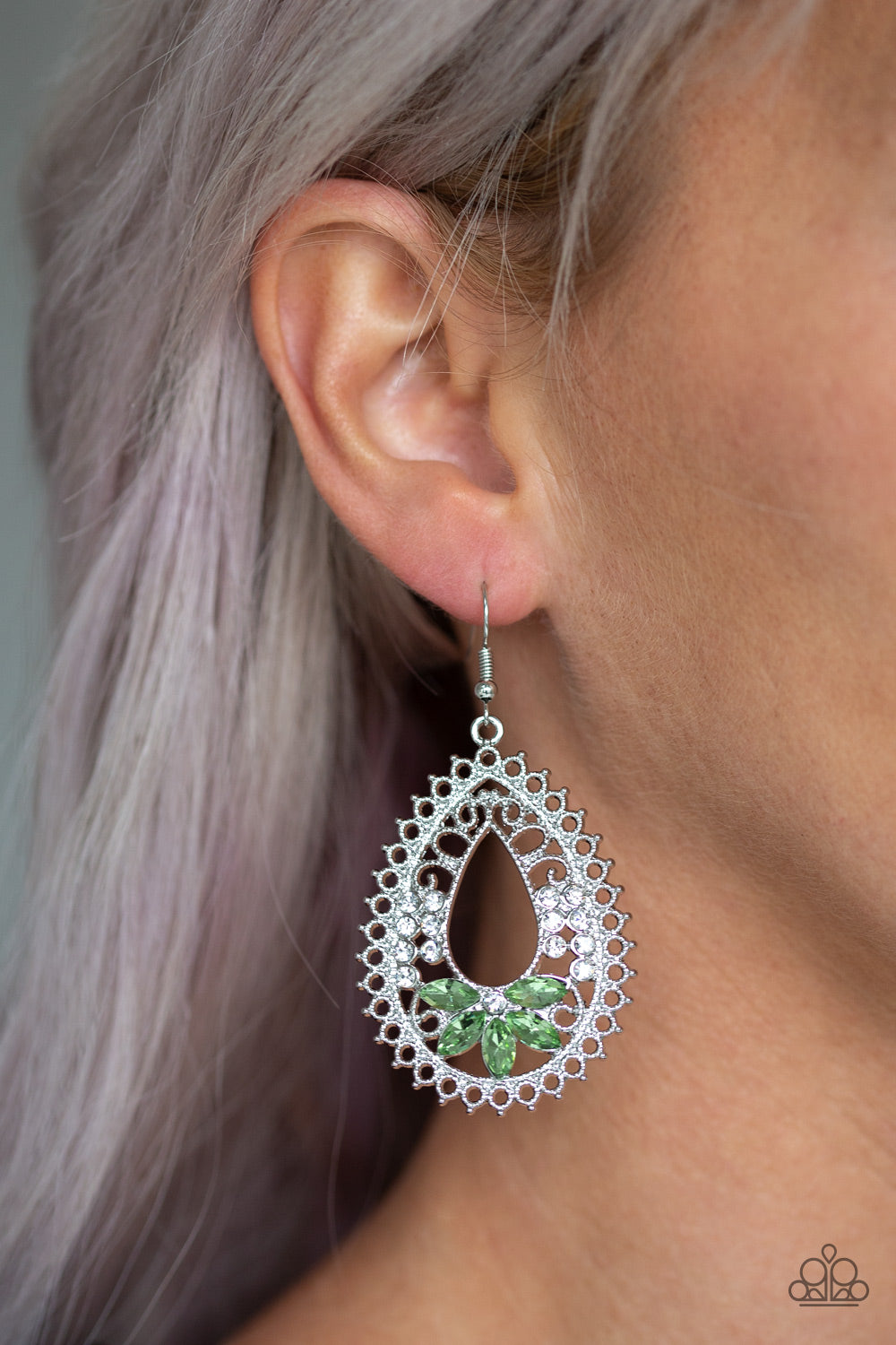Paparazzi Accessories ✽ Instant REFLECT - Green Earrings✽Flat Rate Ship $4.50✽