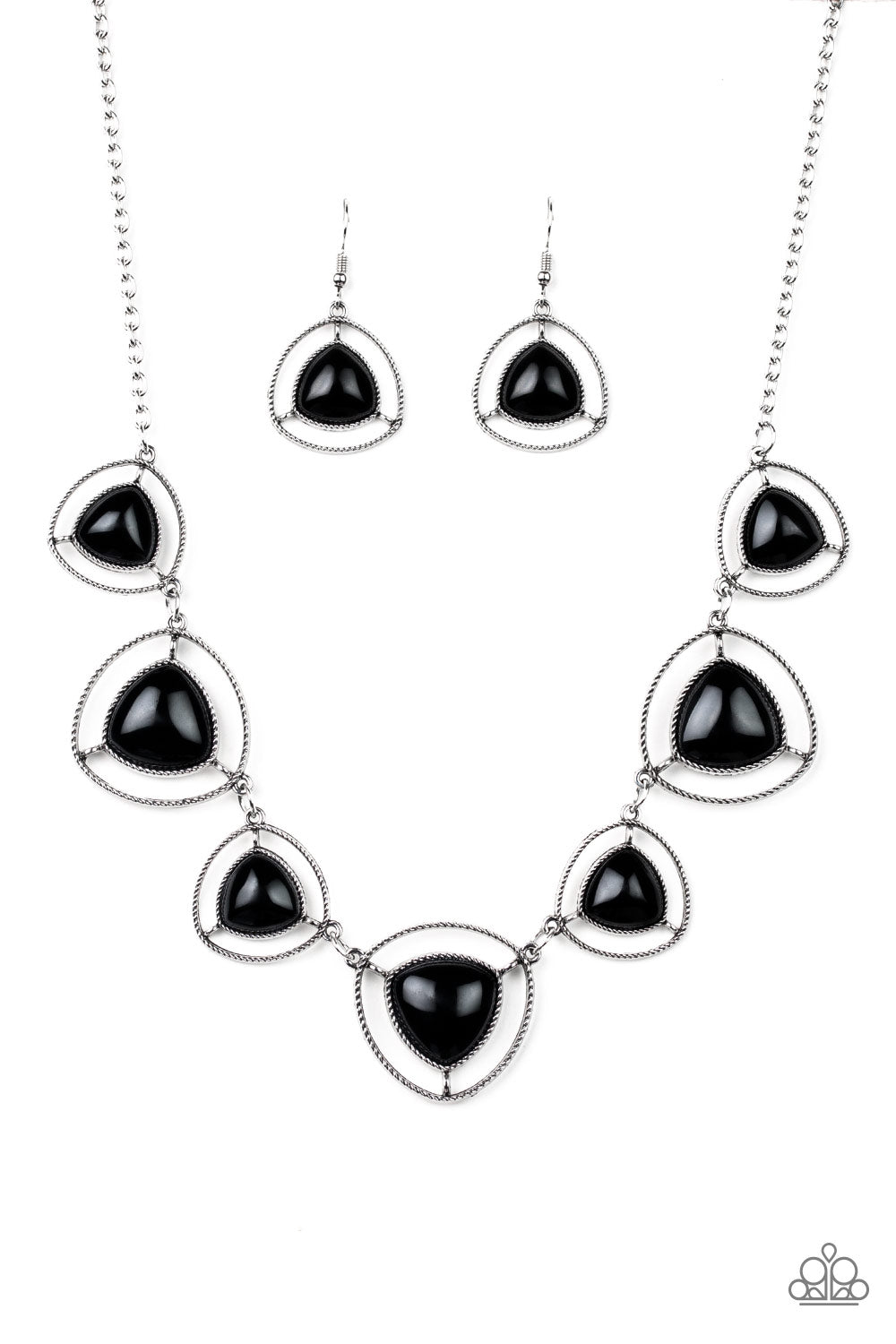 brought✽to✽you✽by✽blingflingbykat✽make-a-point-black-necklace✽paparazzi-accessories