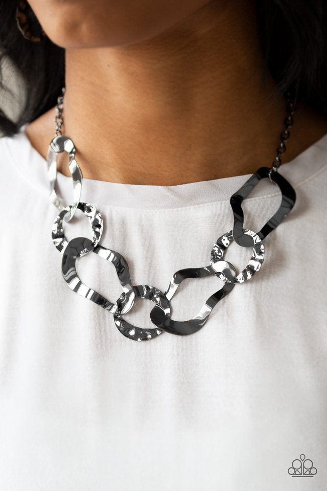 Paparazzi Accessories ✽Capital Contour - Black Necklace✽Flat Rate Ship $4.50✽