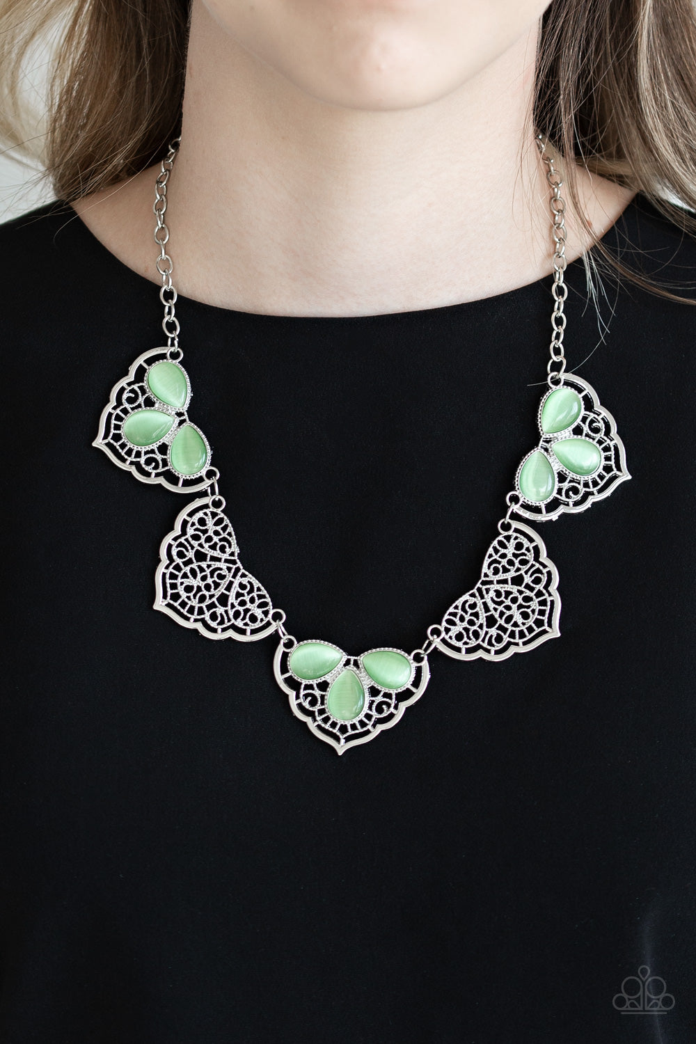 Paparazzi Accessories ✽ East Coast Essence - Green Necklace✽Flat Rate Ship $4.50✽