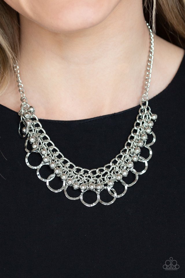 Paparazzi Accessories ✽Ring Leader Radiance - Silver Necklace✽Flat Rate Ship $4.50✽