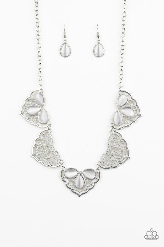brought✽to✽you✽by✽blingflingbykat✽east-coast-essence-white-necklace✽paparazzi-accessories