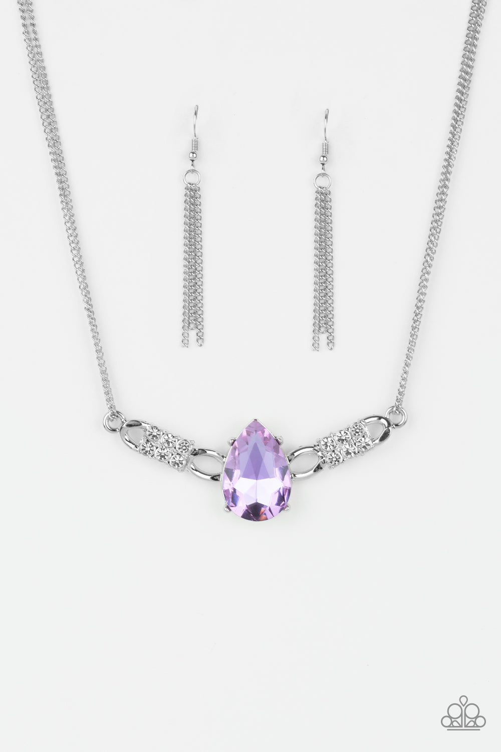 brought✽to✽you✽by✽blingflingbykat✽way-to-make-an-entrance-purple-necklace✽paparazzi-accessories