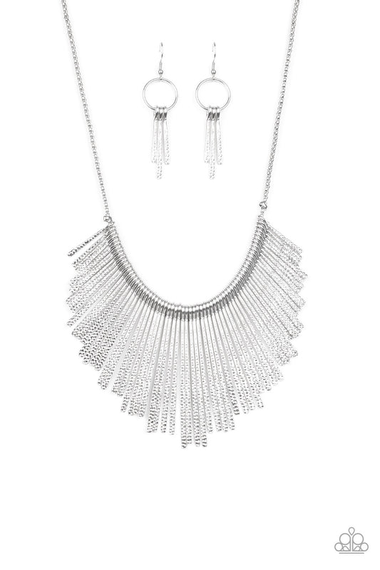brought✽to✽you✽by✽blingflingbykat✽metallic-mane-silver-necklace✽paparazzi-accessories