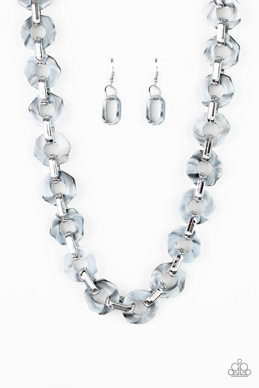 brought✽to✽you✽by✽blingflingbykat✽silver-necklace-8-720-0319✽paparazzi-accessories