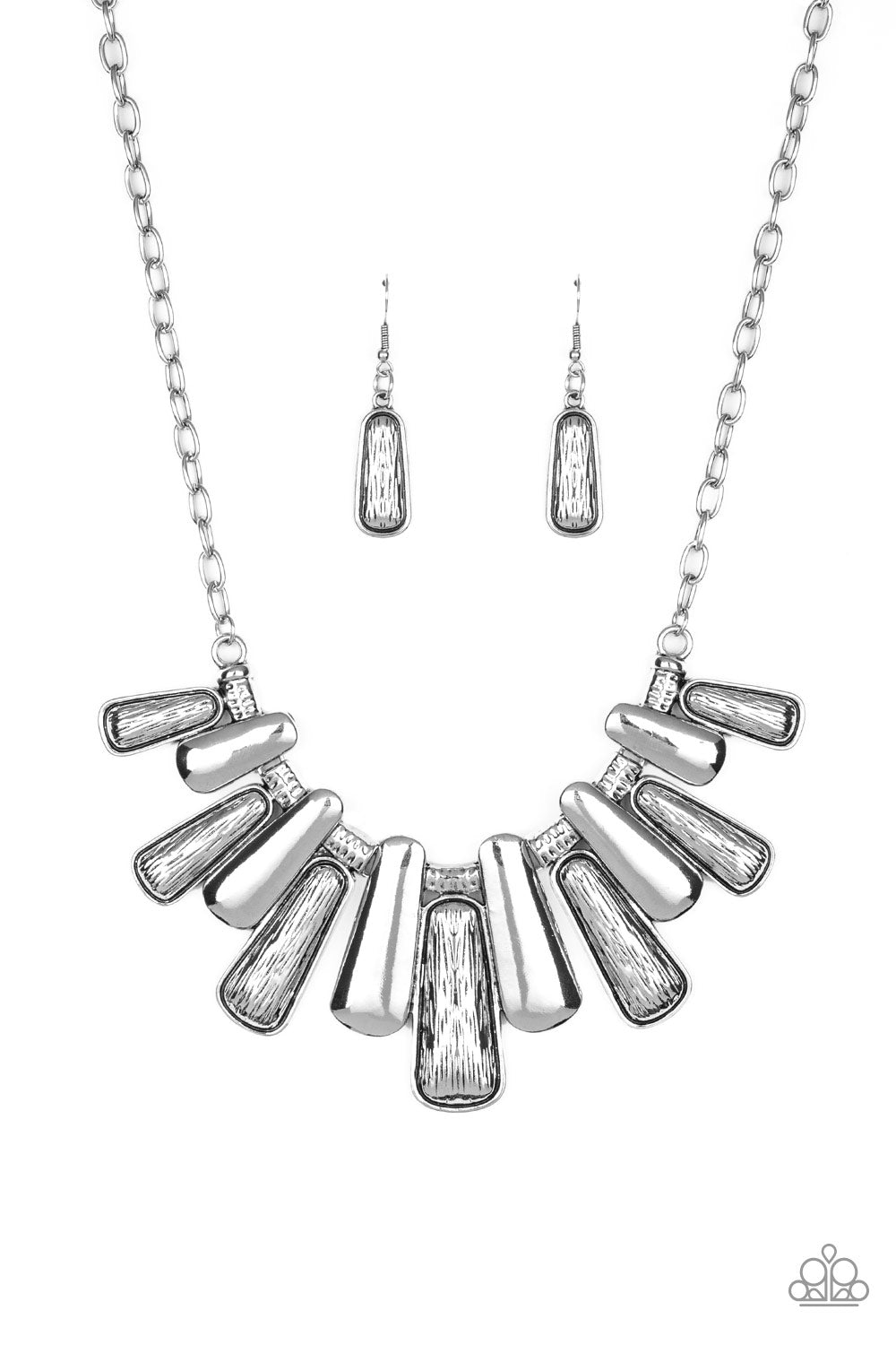 brought✽to✽you✽by✽blingflingbykat✽mane-up-silver-necklace✽paparazzi-accessories