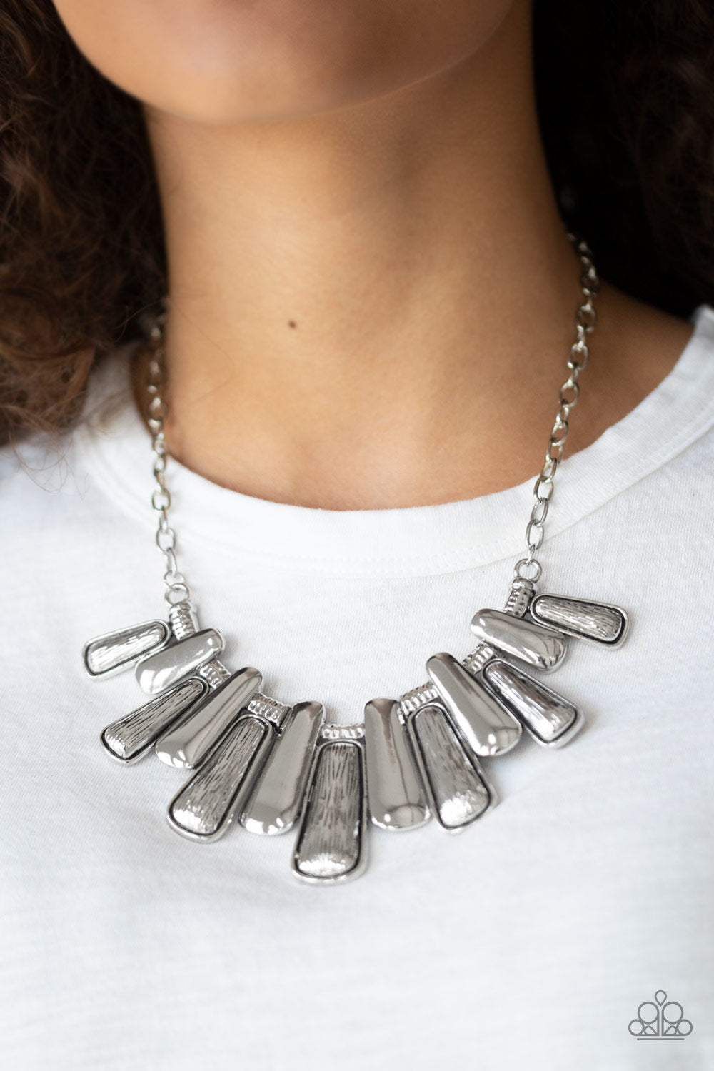 Paparazzi Accessories ✽ MANE Up - Silver Necklace✽Flat Rate Ship $4.50✽
