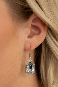 Paparazzi Accessories ✽ Killer Knockout - White Necklace✽Flat Rate Ship $4.50✽