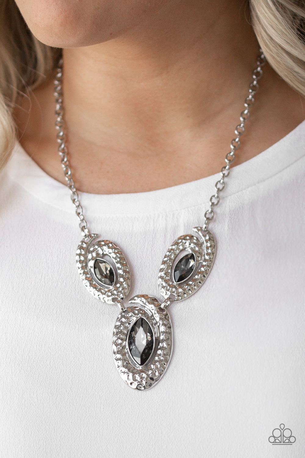 Paparazzi Accessories ✽ Metro Mystique - Silver Necklace✽Flat Rate Ship $4.50✽