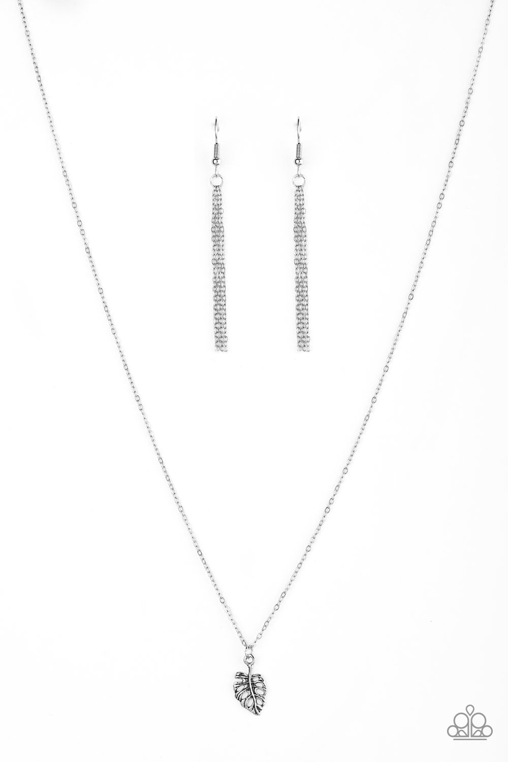 brought✽to✽you✽by✽blingflingbykat✽palm-tree-retreat-silver-necklace✽paparazzi-accessories
