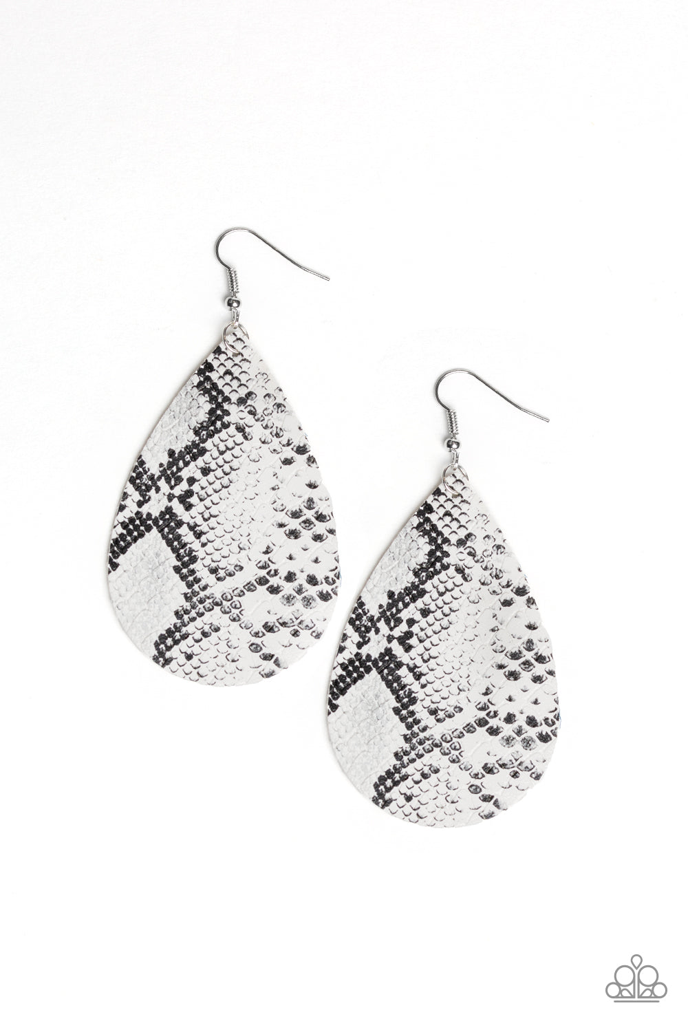 brought✽to✽you✽by✽blingflingbykat✽hiss-hiss-white✽paparazzi-accessories