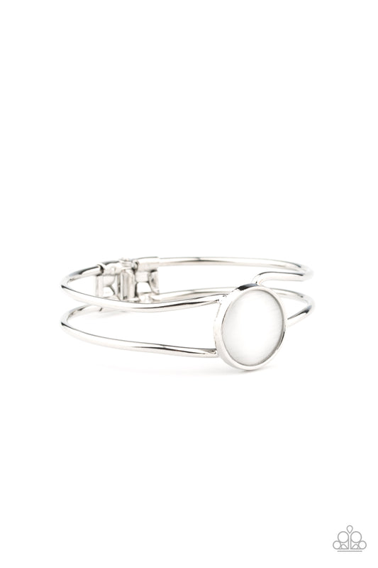 brought✽to✽you✽by✽blingflingbykat✽winning-glow-white-bracelet✽paparazzi-accessories