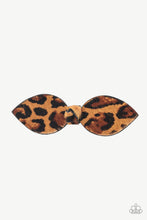 Load image into Gallery viewer, brought✽to✽you✽by✽blingflingbykat✽meet-and-grr-eet-brown✽paparazzi-accessories
