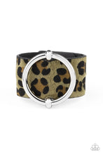 Load image into Gallery viewer, brought✽to✽you✽by✽blingflingbykatasking-fur-trouble-green-bracelet✽paparazzi-accessories
