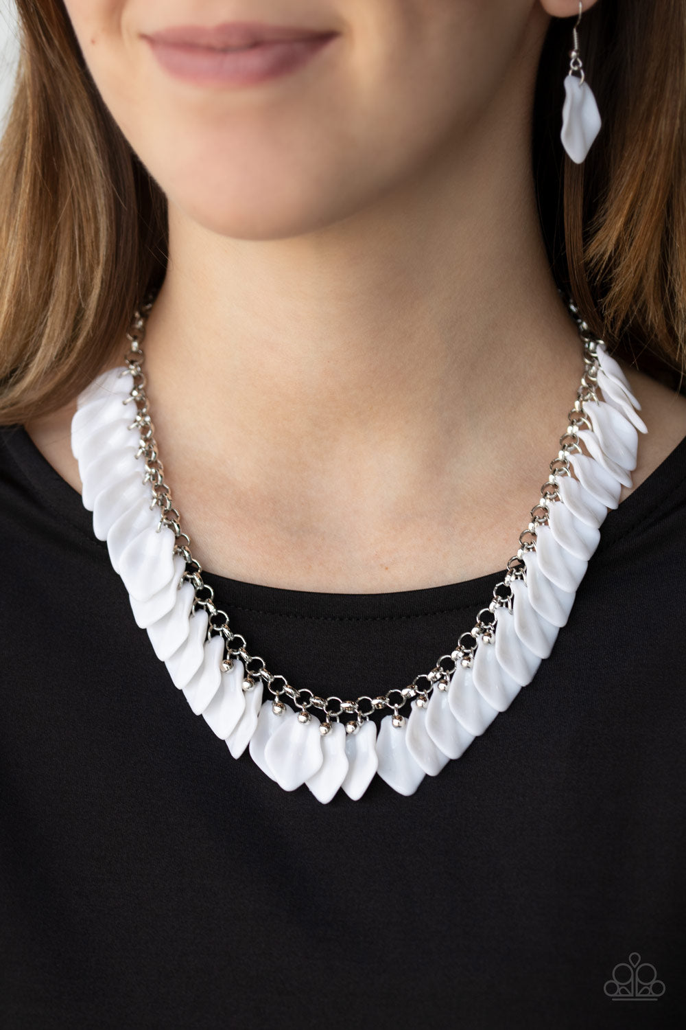 Paparazzi Accessories ✽ Super Bloom - White Necklace✽Flat Rate Ship $4.50✽