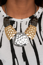 Load image into Gallery viewer, Paparazzi Accessories ✽ HAUTE Plates Necklace✽Flat Rate Ship $4.50✽
