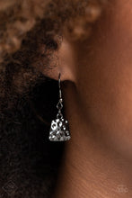 Load image into Gallery viewer, Paparazzi Accessories ✽ HAUTE Plates Necklace✽Flat Rate Ship $4.50✽
