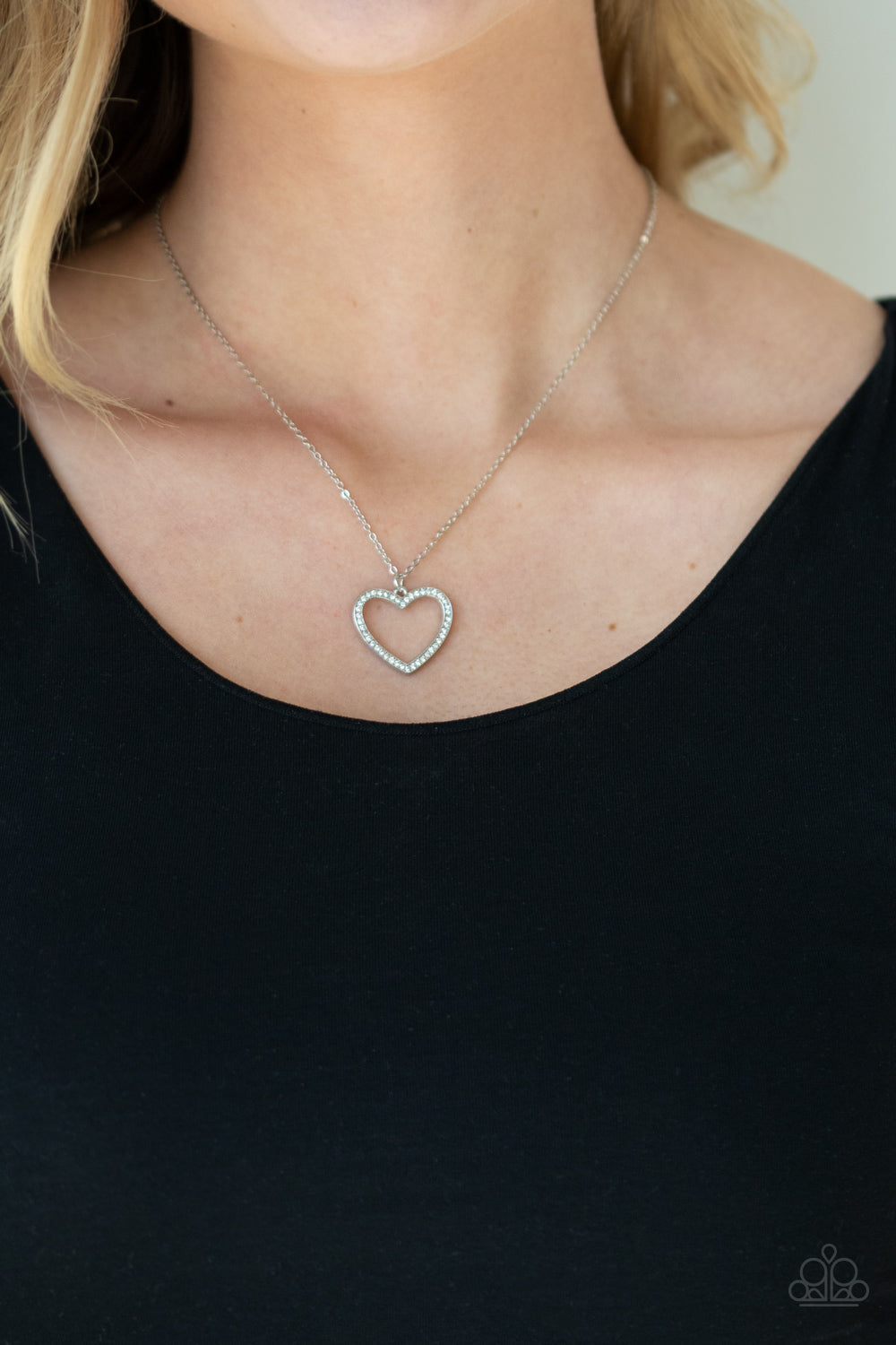 Paparazzi Accessories ✽ GLOW by Heart - White Necklace✽Flat Rate Ship $4.50✽