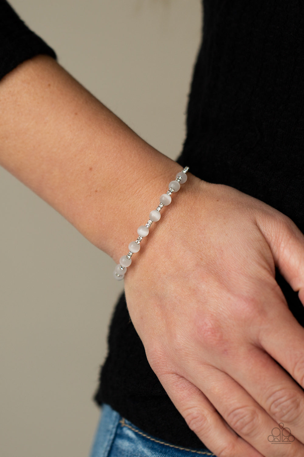Paparazzi Accessories ✽Tea Party Twinkle - White Bracelet✽Flat Rate Ship $4.50✽