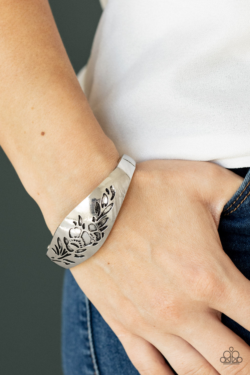 Paparazzi Accessories ❋Fond of Florals - Silver Bracelet❋ Flat Rate Ship $4.50❋