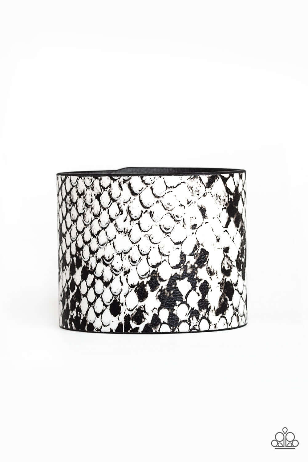 brought✽to✽you✽by✽blingflingbykat✽whats-hiss-is-mine-white-bracelet✽paparazzi-accessories