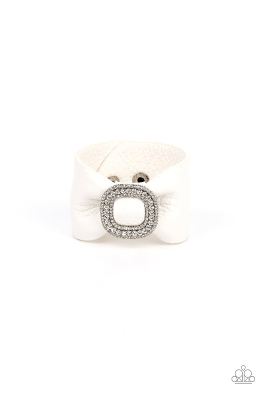 brought-to-you-by-blingflingbykat-lights-selfie-action-white-paparazzi-accessories-