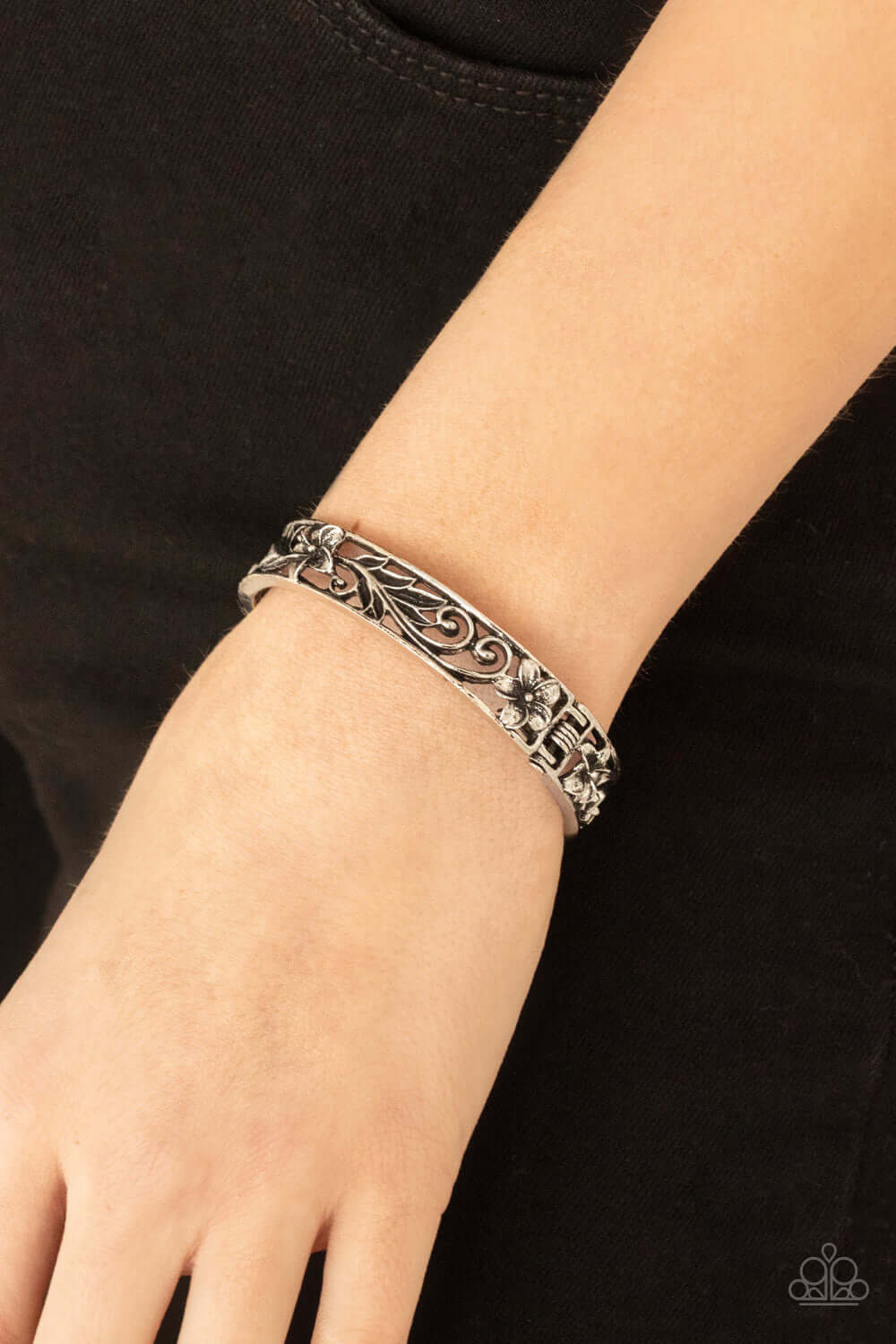 Paparazzi Accessories ❋Hawaiian Essence - Silver Bracelet❋ Flat Rate Ship $4.50❋ - Image #2