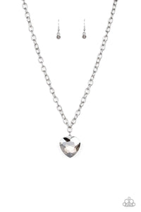 brought✽to✽you✽by✽blingflingbykat✽flirtatiously-flashy-silver-necklace✽paparazzi-accessories