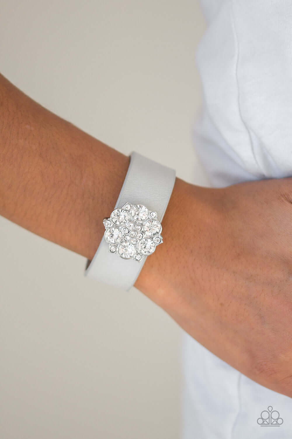 Paparazzi Accessories ✽ Show-Stopper - Silver Bracelet✽Flat Rate Ship $4.50✽ - Image #2