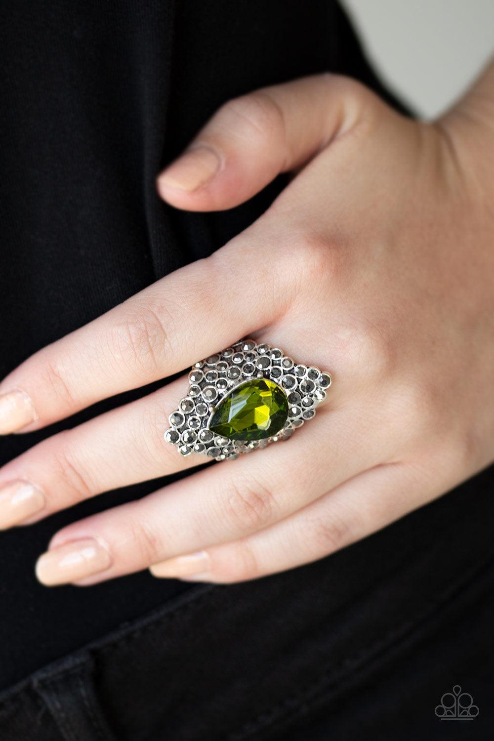 Paparazzi Accessories ✽ Hollywood Heiress - Green Ring✽Flat Rate Ship $4.50✽ - Image #2