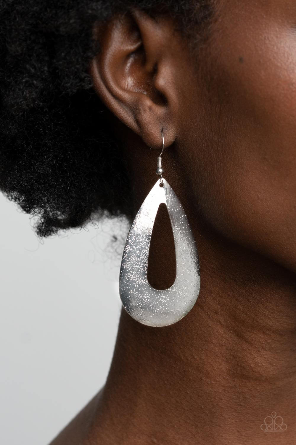 Paparazzi Accessories ❋Hand It OVAL! - Silver Earrings❋ Flat Rate Ship $4.50❋ - Image #2