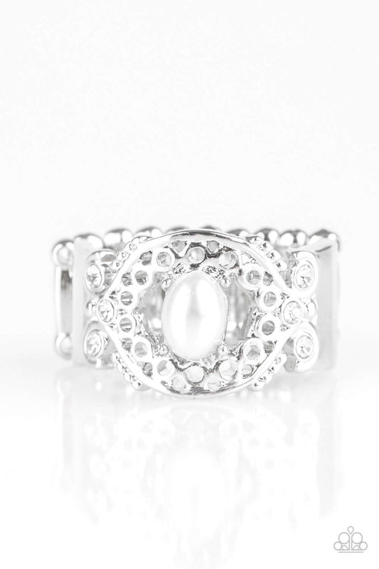 brought✽to✽you✽by✽blingflingbykat✽mod-modest-white-ring✽paparazzi-accessories