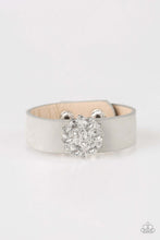 Load image into Gallery viewer, brought✽to✽you✽by✽blingflingbykat✽show-stopper-silver✽paparazzi-accessories

