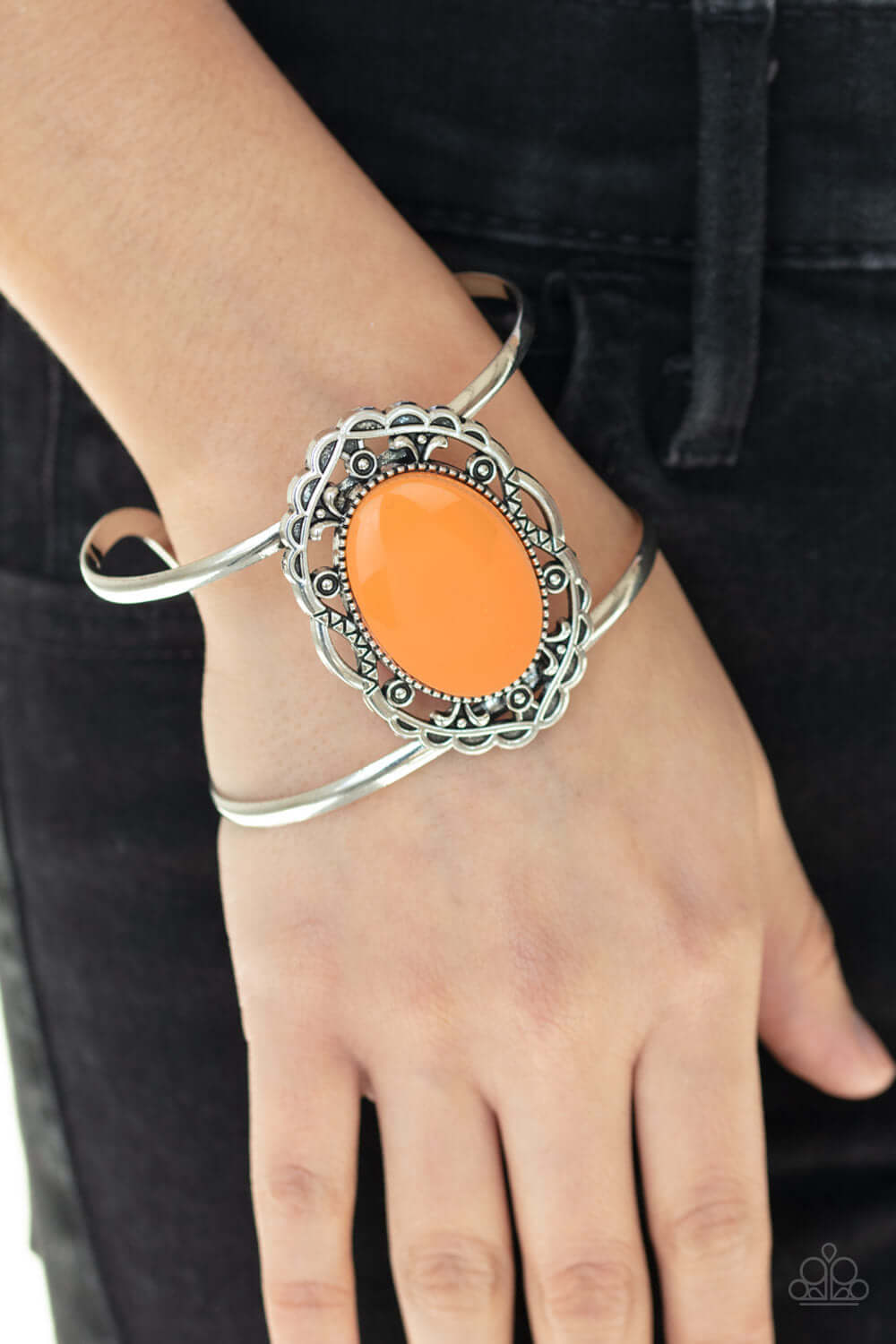 brought✽to✽you✽by✽blingflingbykat✽vibrantly-vibrant-orange-bracelet✽paparazzi-accessories