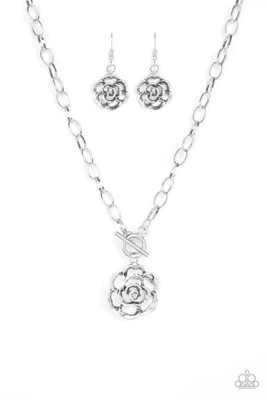 brought✽to✽you✽by✽blingflingbykat✽beautifully-in-bloom-silver-necklace✽paparazzi-accessories