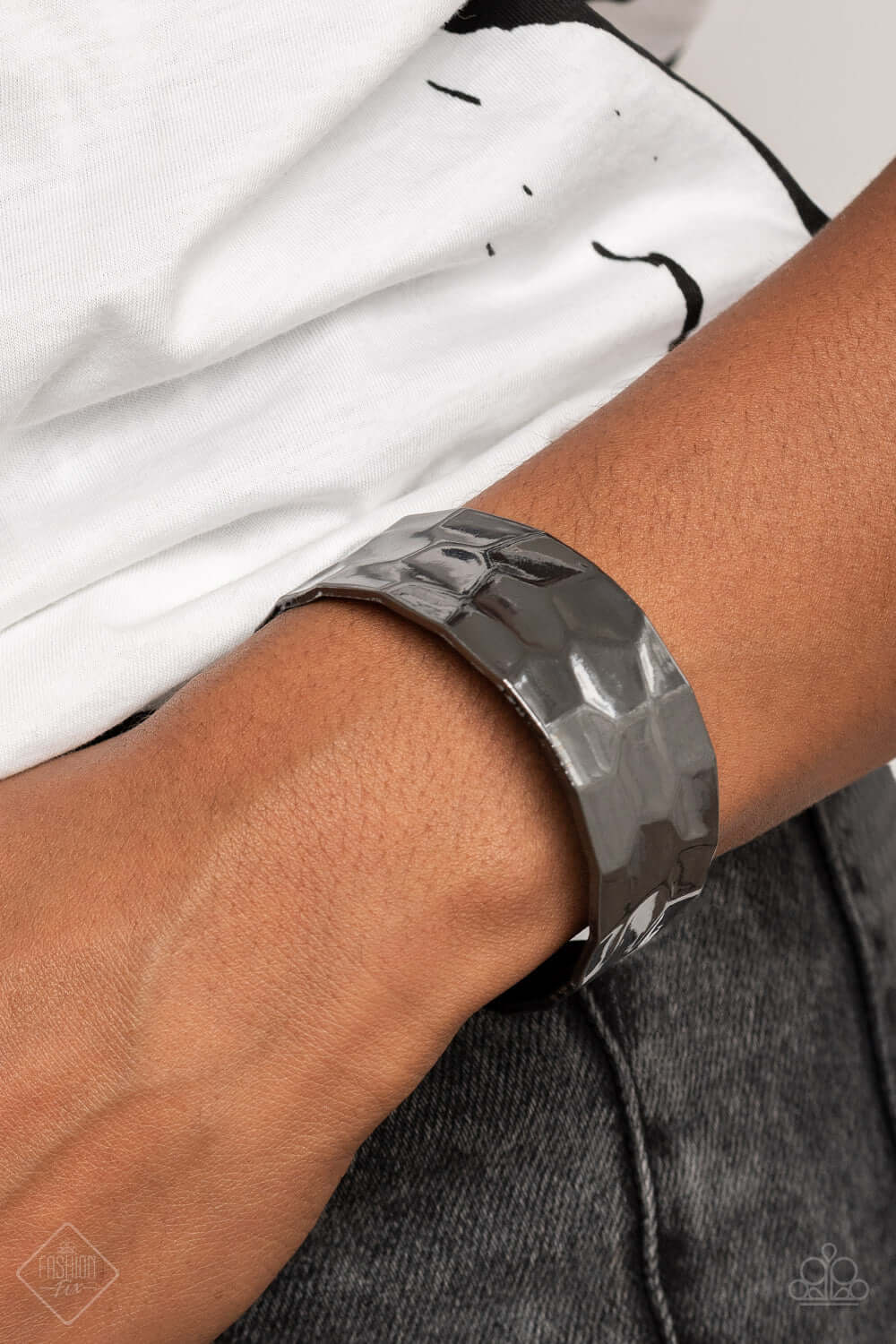 Paparazzi Accessories ✽ Is It HAUTE In Here? - Black Bracelet✽Flat Rate Ship $4.50✽ - Image #2