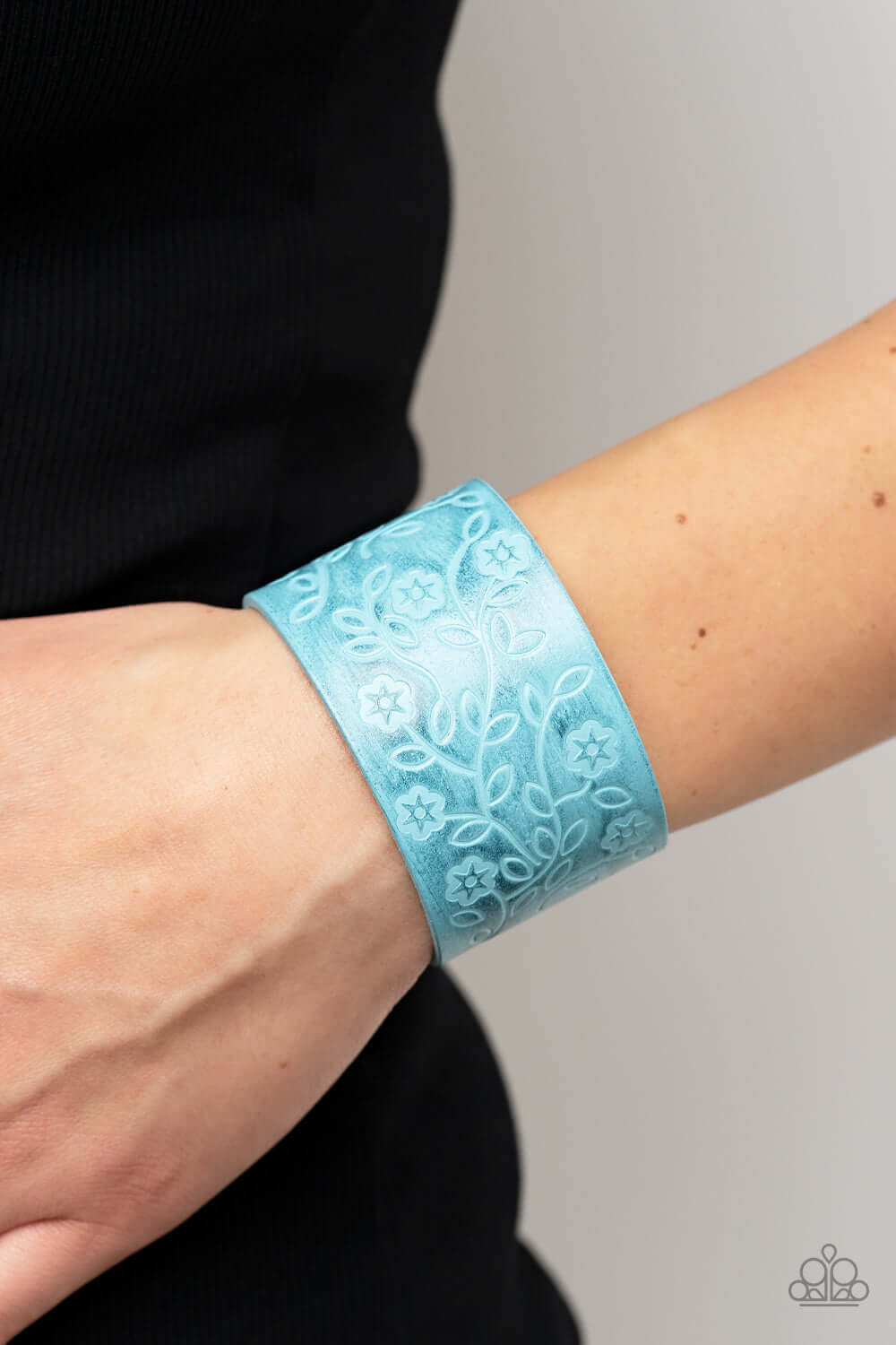 Paparazzi Accessories ❋Rosy Wrap Up - Blue Bracelet❋ Flat Rate Ship $4.50❋ - Image #2