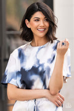 Load image into Gallery viewer, Paparazzi Accessories ❋Kinda a Big Deal - Blue Ring❋ Flat Rate Ship $4.50❋ - Image #3
