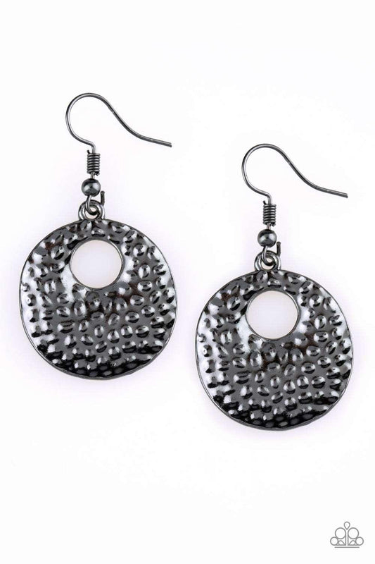 brought✽to✽you✽by✽blingflingbykat✽a-taste-for-texture-black-earrings✽paparazzi-accessories