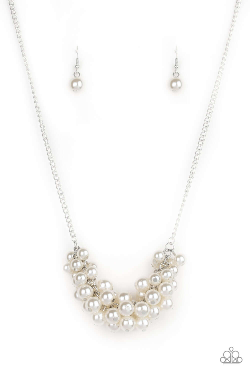 brought✽to✽you✽by✽blingflingbykat✽grandiose-glimmer-white-necklace✽paparazzi-accessories