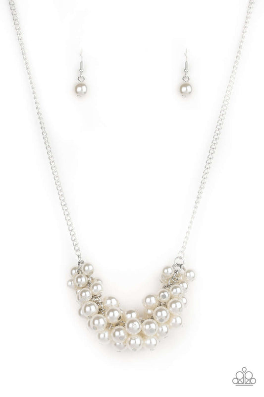 brought✽to✽you✽by✽blingflingbykat✽grandiose-glimmer-white-necklace✽paparazzi-accessories