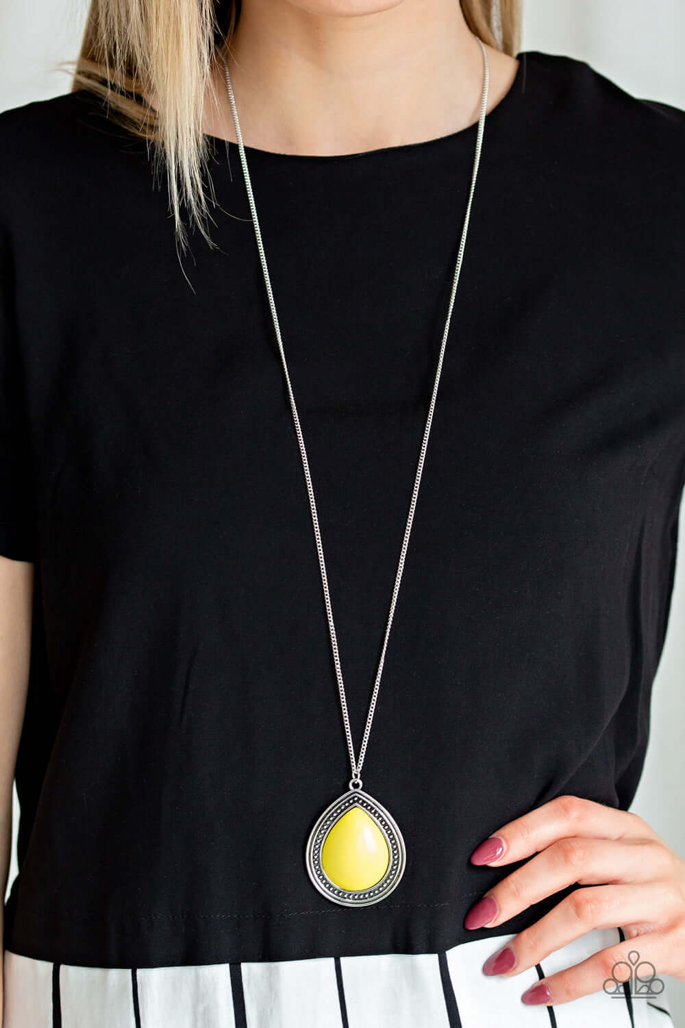 Paparazzi Accessories ✽ Chroma Courageous - Yellow Necklace✽Flat Rate Ship $4.50✽ - Image #2